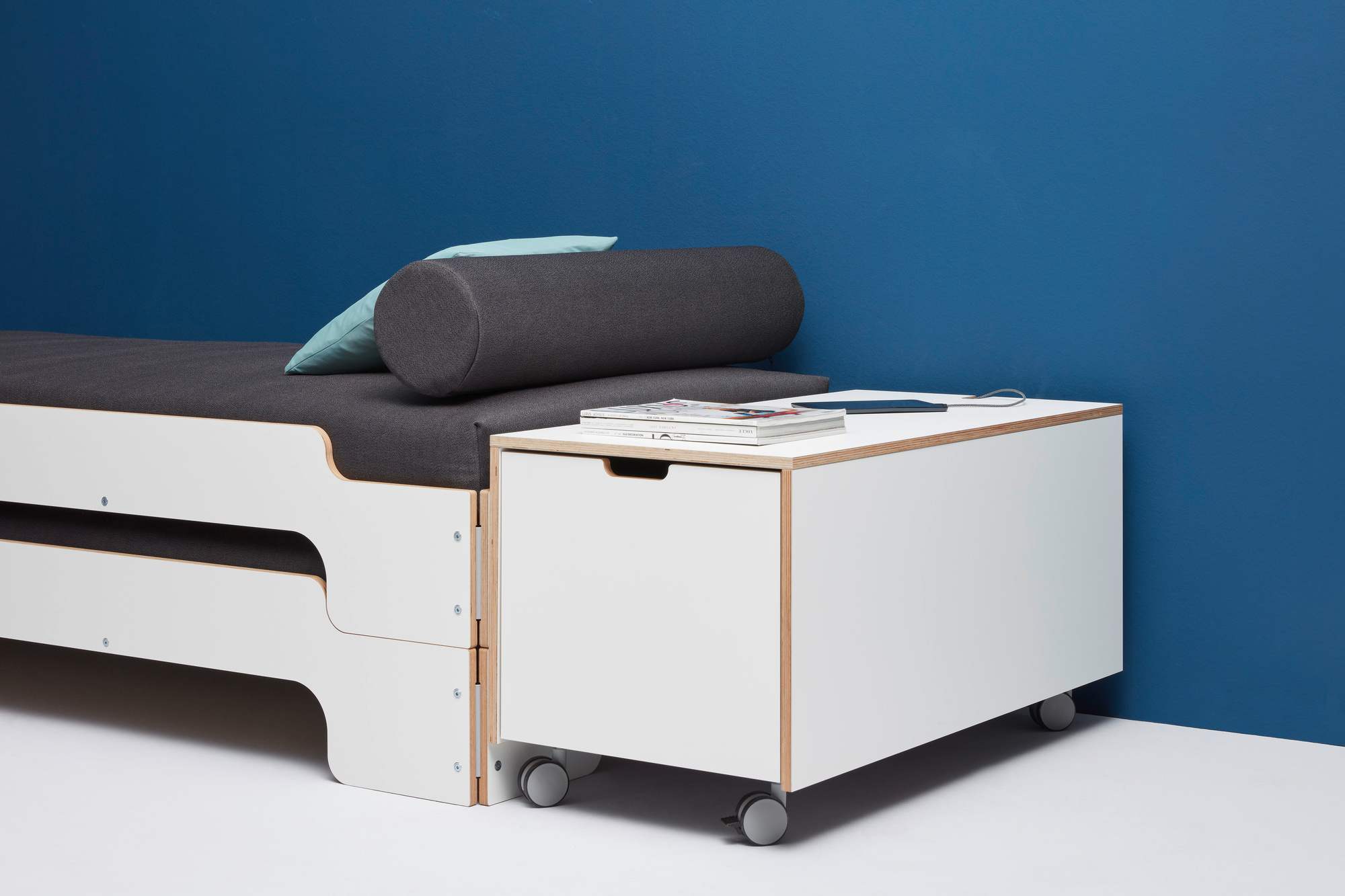 Komfort Bettkasten 16 mit Schubkasten auf Rollen Müller Möbelwerkstätten