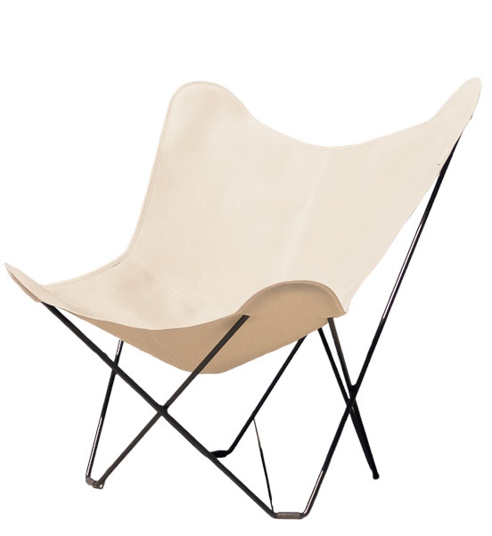 Mariposa Butterfly Chair Sessel Cuero in Creme mit schwarzem Metallgestell für den Außenbereich.