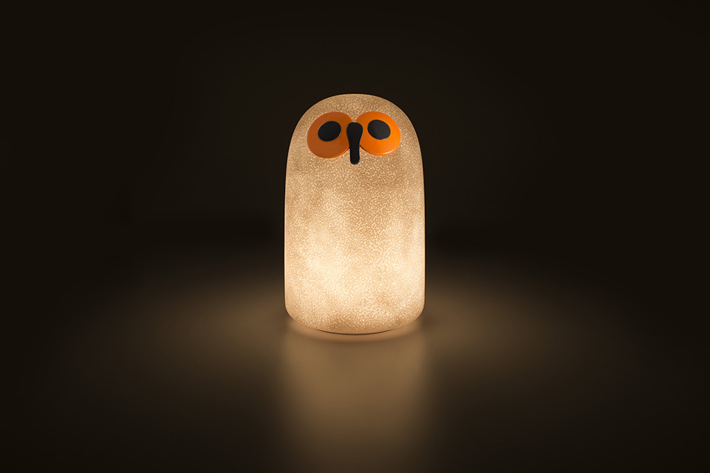 Linnut Sulo Eule Tischleuchte von Magis, stimmungsvolle Lampe für Kinderzimmer und Wohnraum.