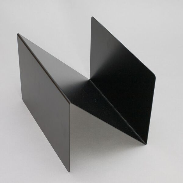 Schwarzer ZS01 M Stadie Zeitungsständer aus Metall, moderner Zeitschriftenhalter für Wohnzimmer und Büro.