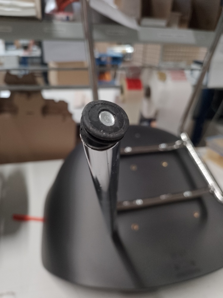 About A Chair AAC26 / AAC 26 Stuhl CHROM / SCHWARZ 2.0 Hay MÄNGELEXEMPLAR