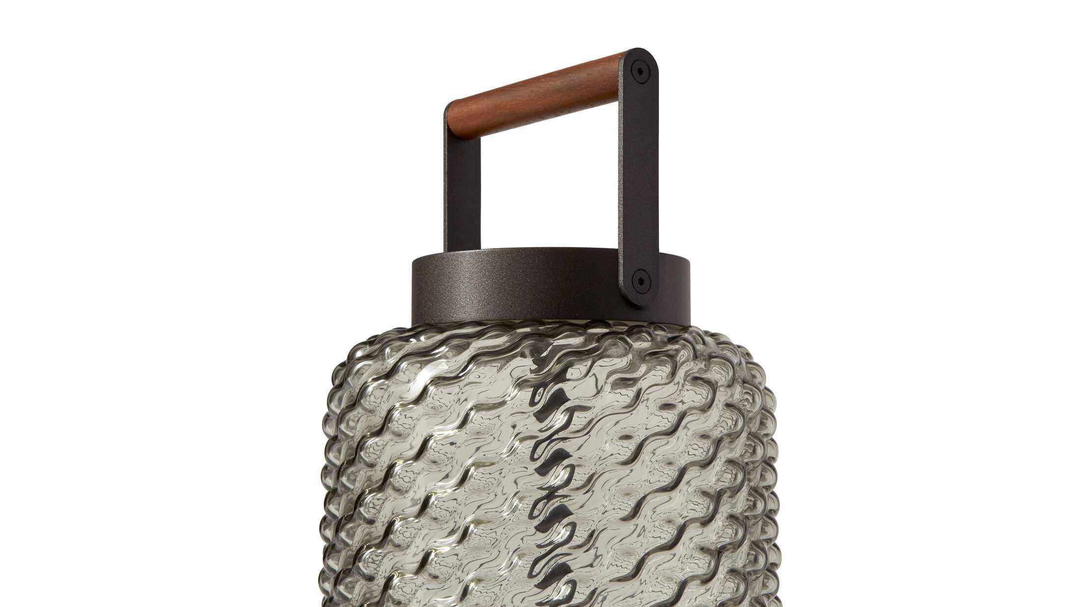 Detailaufnahme der Cassina Ficupala Akkuleuchte mit Glasstruktur und Holzgriff für den Außenbereich.