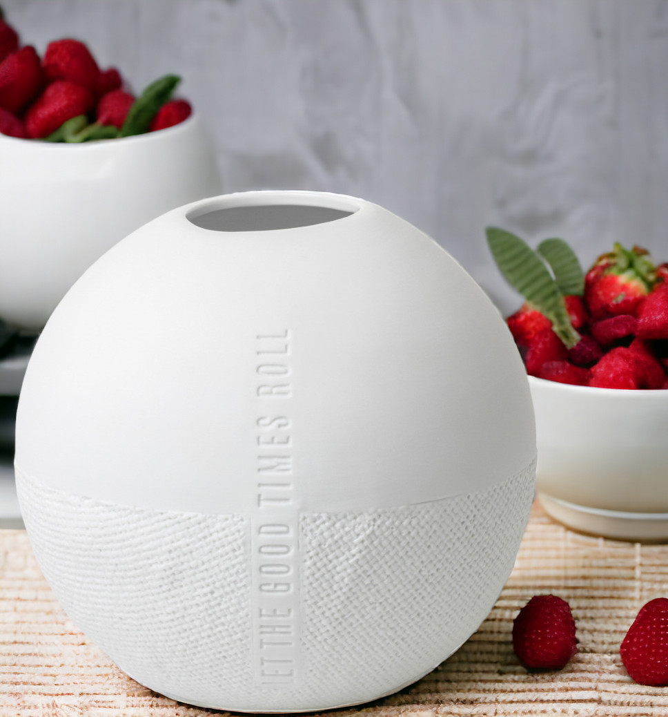 Weiße Formsprache Vase "Let the Good Times Roll" von Räder, moderne Deko für Blumen und Wohnaccessoires.