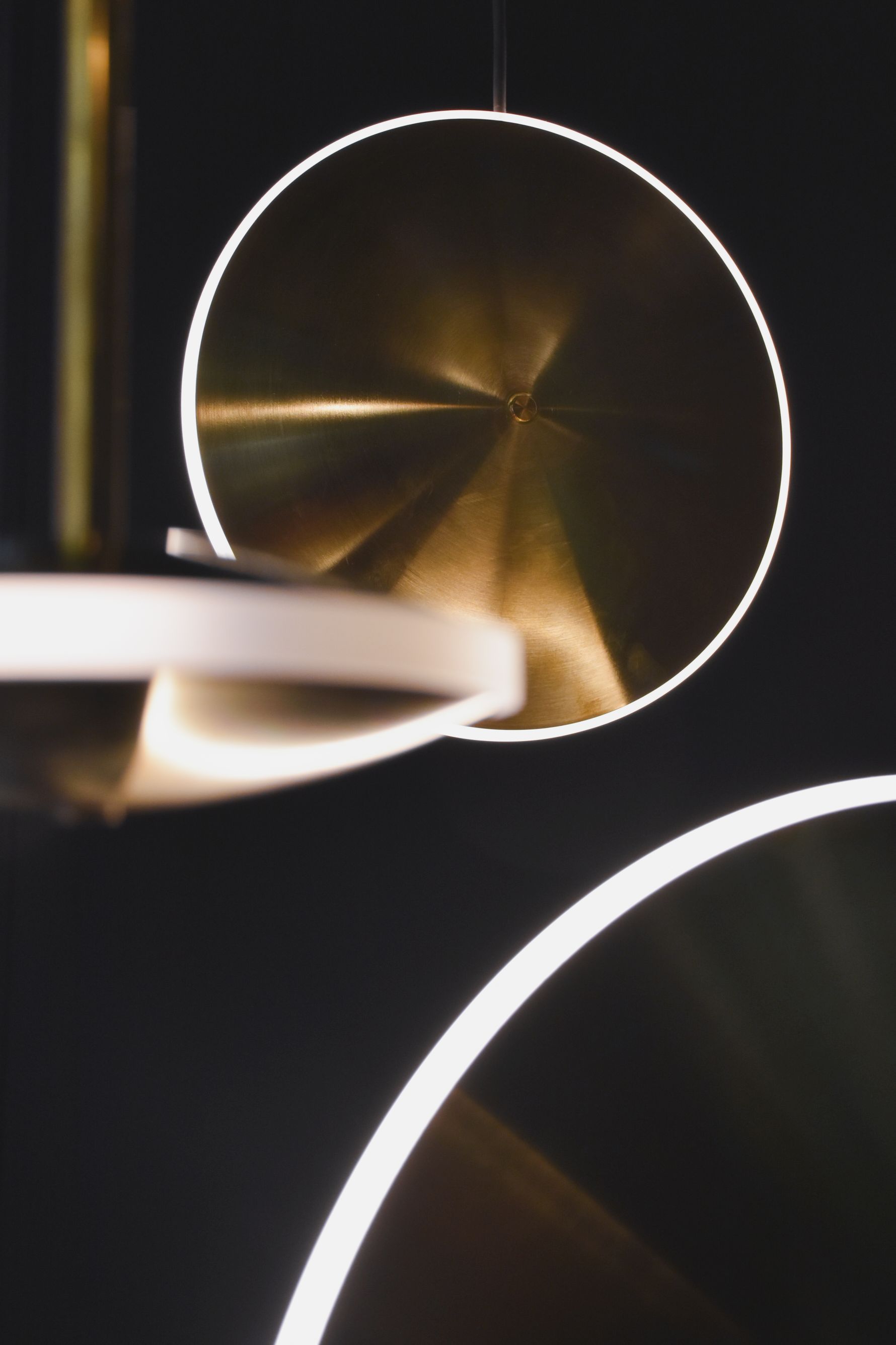 Dish6v Chrona Hängeleuchte Messing Graypants