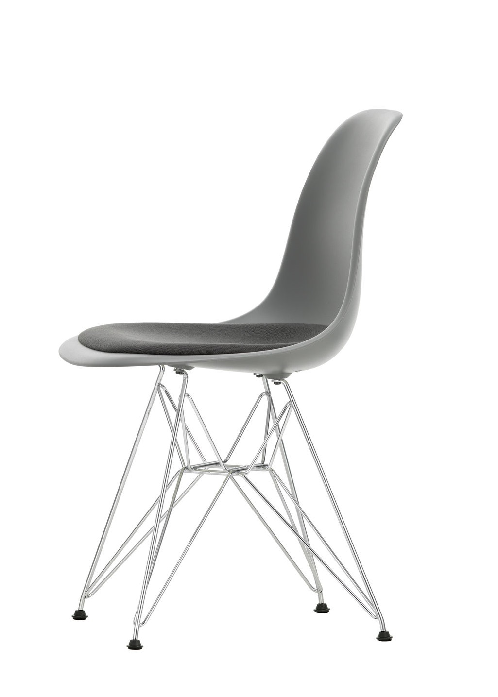 Grauer Eames DSR Stuhl von Vitra mit Sitzpolster und verchromtem Gestell. Designklassiker.