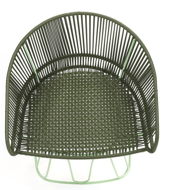 Nahaufnahme des Circo Lounge Chair in Olivgrün/Pastellgrün, ein Outdoor Loungesessel.