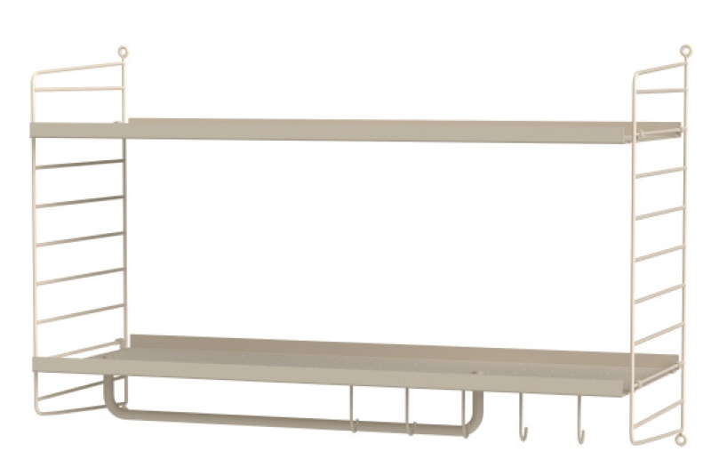 Beiges String Regal mit zwei Regalböden und Hakenleiste für Flur oder Wand.