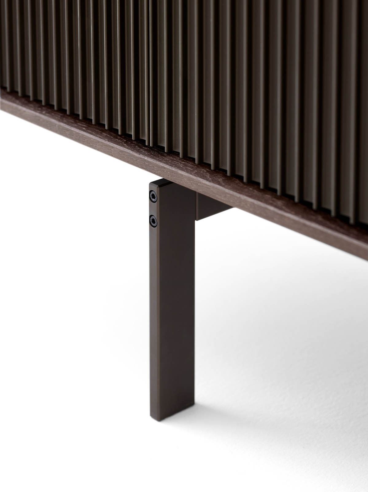 VIPP675 Cabinet System H1 Regal Vipp