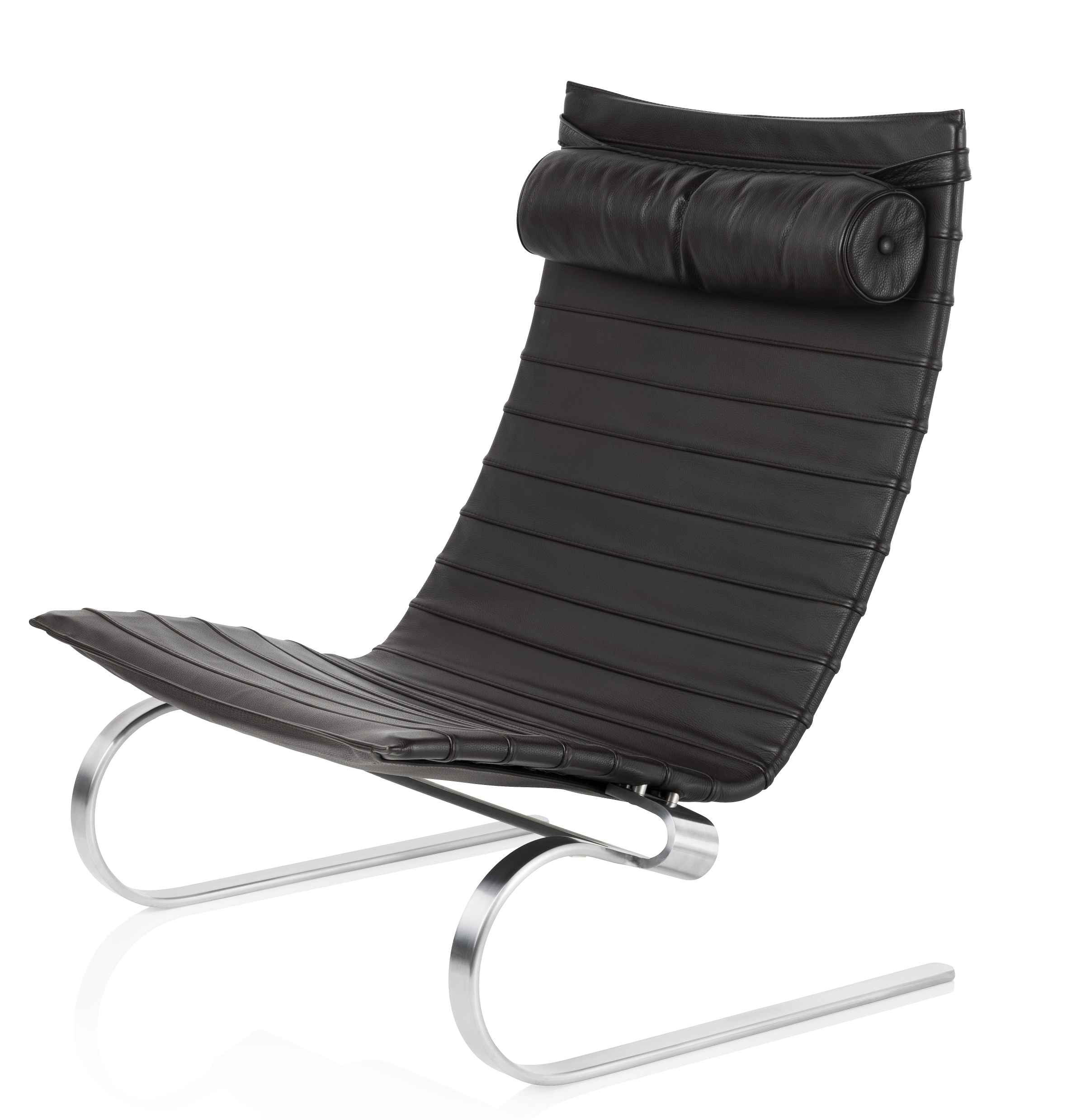 PK20 Sessel von Fritz Hansen: Schwarzer Ledersessel mit Kopfstütze und Stahlgestell. Designklassiker.
