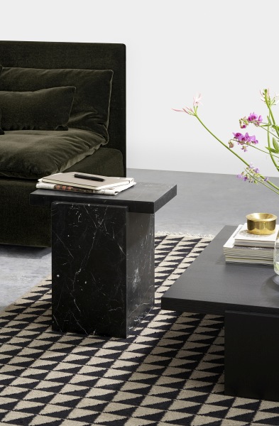 DT02 Tore Small Beistelltisch e15 aus schwarzem Marmor, quadratisch und modern.