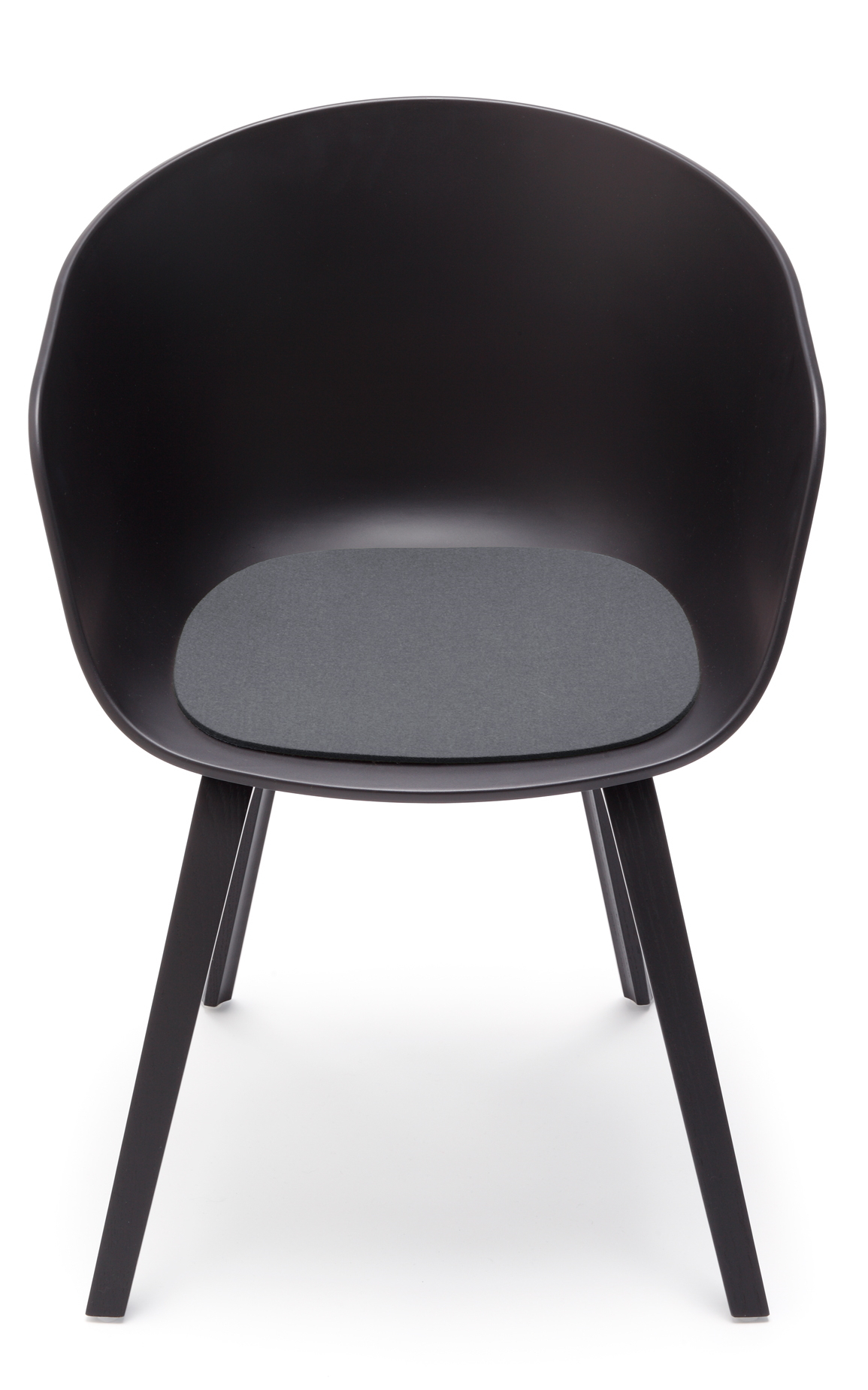 Schwarzer About A Chair AAC22 Stuhl mit taubengrauer Filz Sitzauflage von Hey Sign.