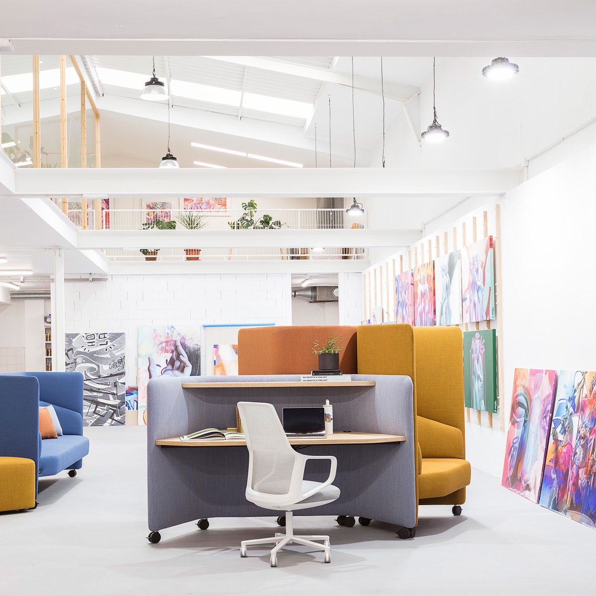 In Out Office BU2250 / BU2251 Loungesessel mit Panel Andreu World