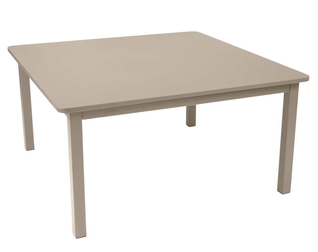 Quadratischer, beiger Craft Tisch von Fermob für den Außenbereich, ideal für Garten und Terrasse.