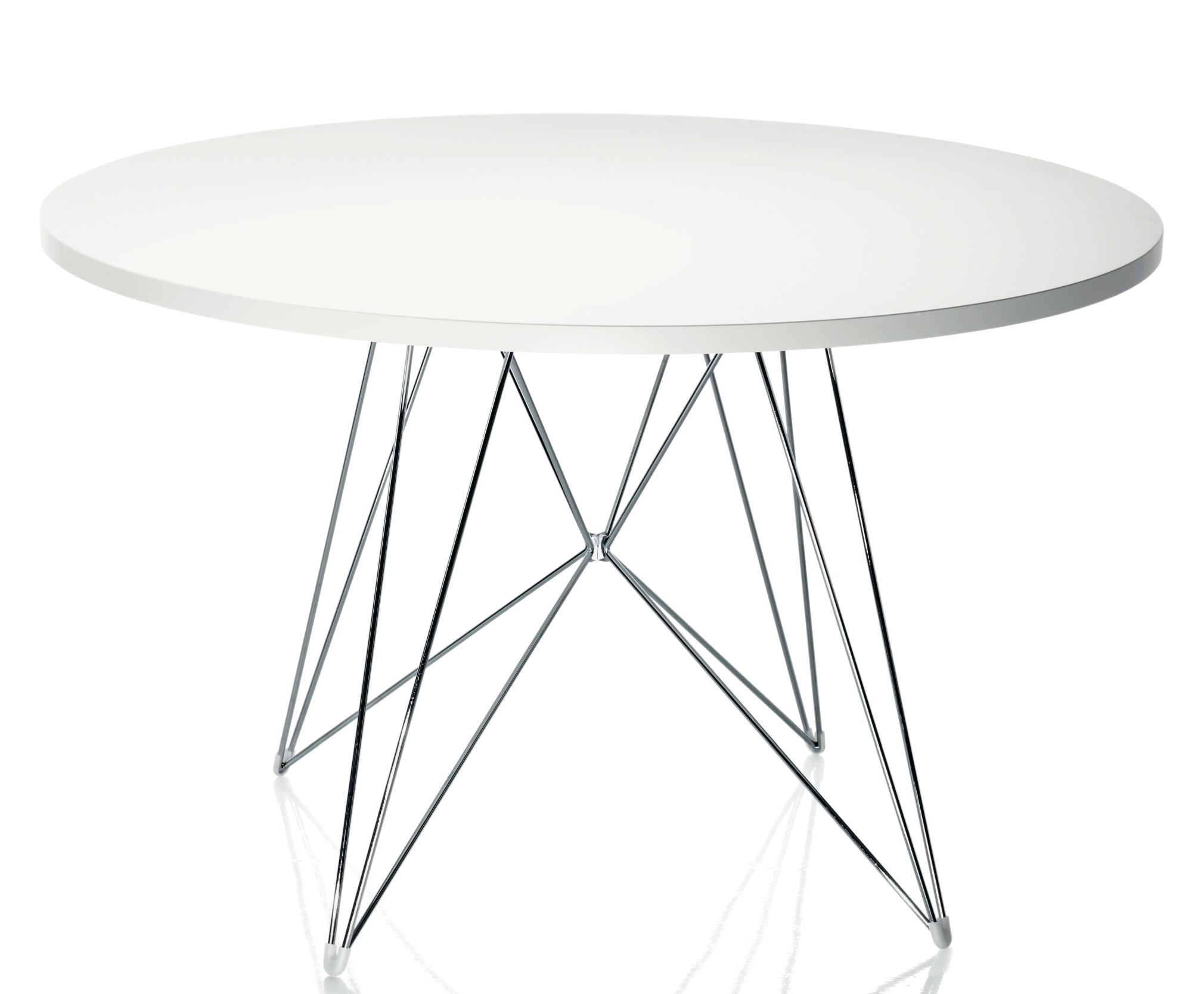 Magis Tavolo XZ3 runder Tisch, weiße Tischplatte und verchromtes Stahlgestell, modernes Design.