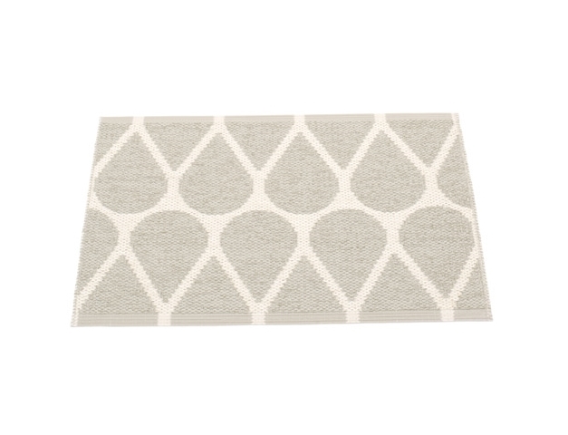 Otis Kunststoffteppich mit Tropfenmuster in Leinen-Vanille, 70x50 cm. Pappelina Teppich für Innenräume.