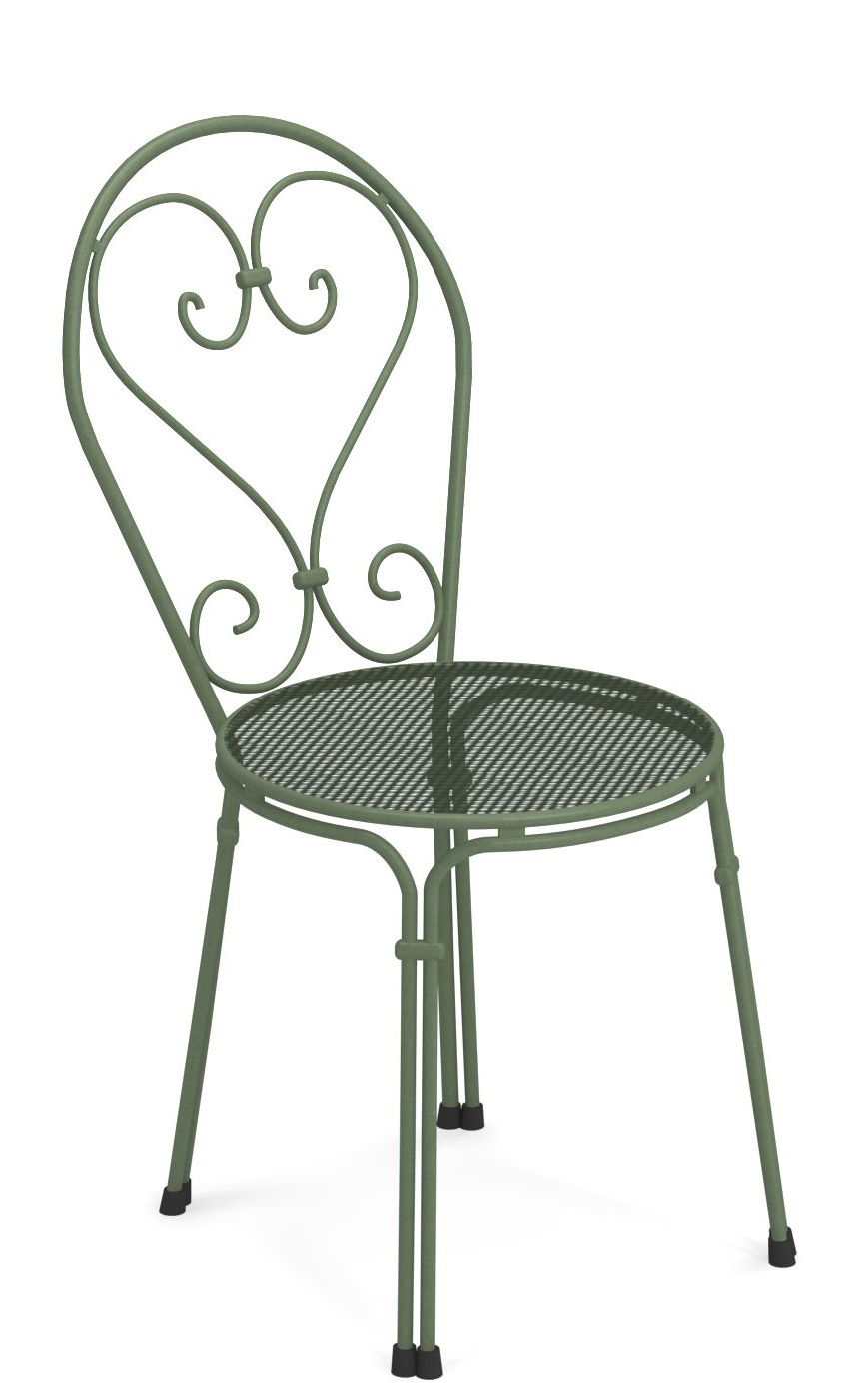 Grüner Pigalle Stuhl von Emu für den Außenbereich mit herzförmiger Rückenlehne und Stahlgeflecht-Sitzfläche.