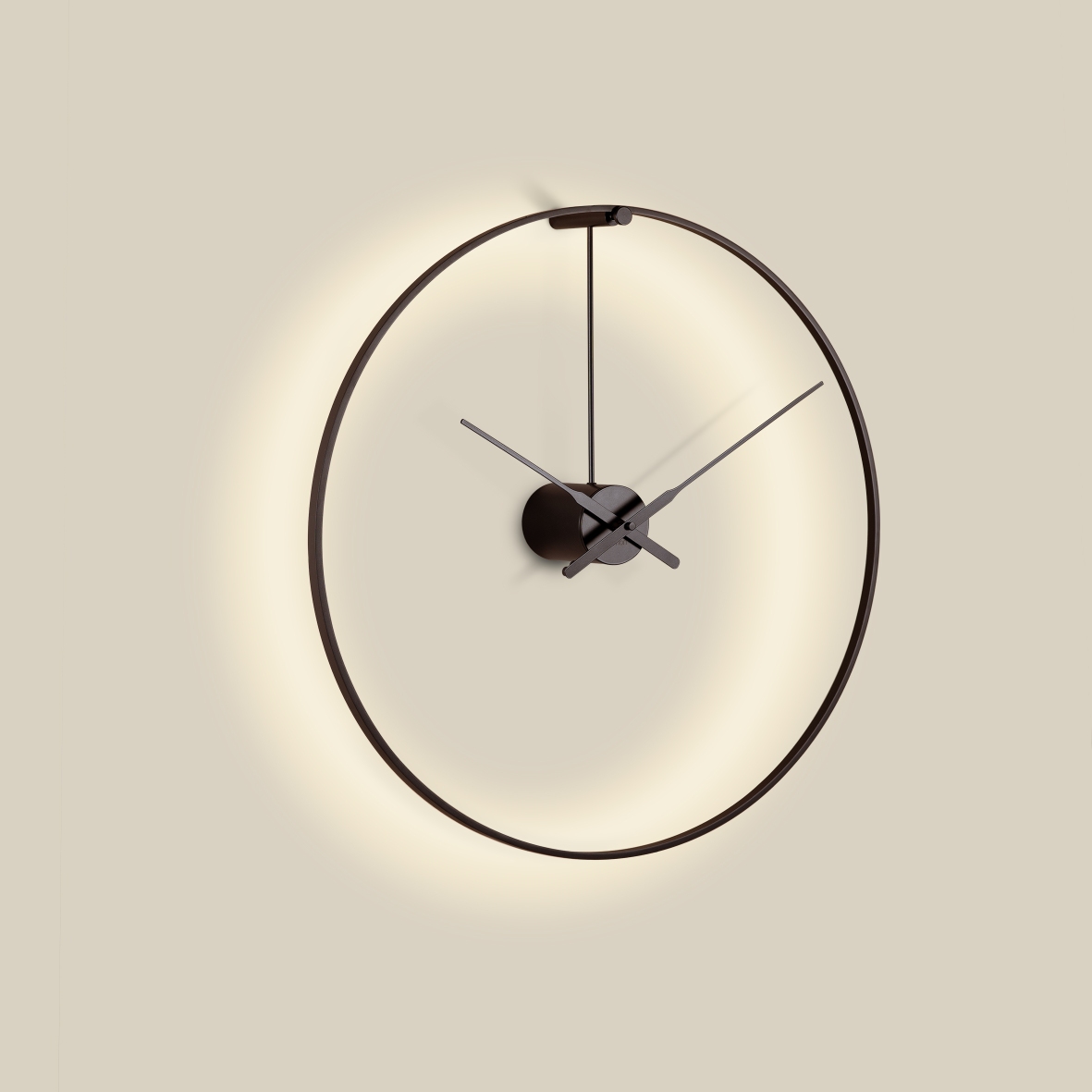 Ombra Clock Wanduhr: Runde, moderne Wanduhr mit indirekter Beleuchtung und schwarzen Zeigern. Dekorative Uhr.