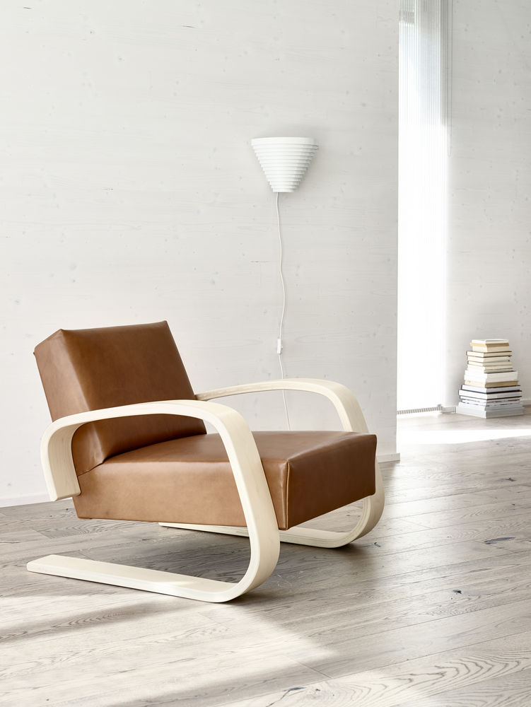 A910 Wandleuchte Artek