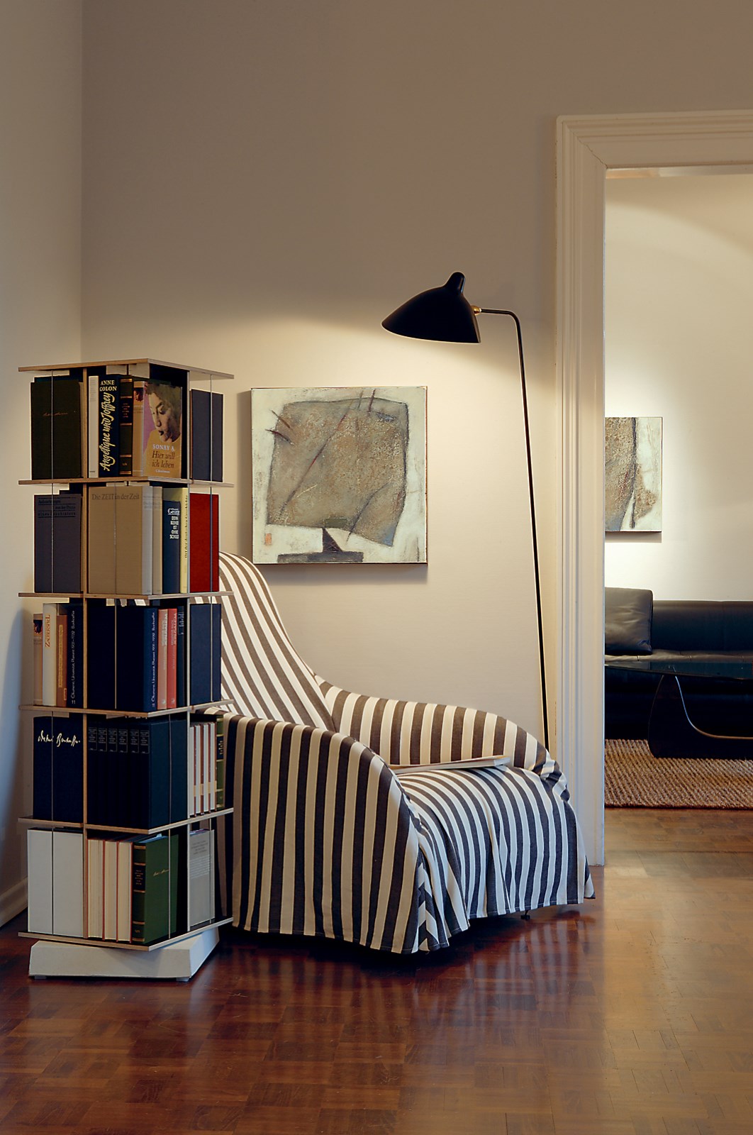 Buchstabler Bücherturm, DVD-Regal Nils Holger Moormann