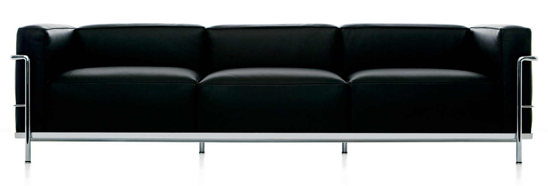 Schwarzes Cassina Sofa Dreisitzer mit Chromgestell. Modernes Ledersofa für Wohnzimmer und Büro.