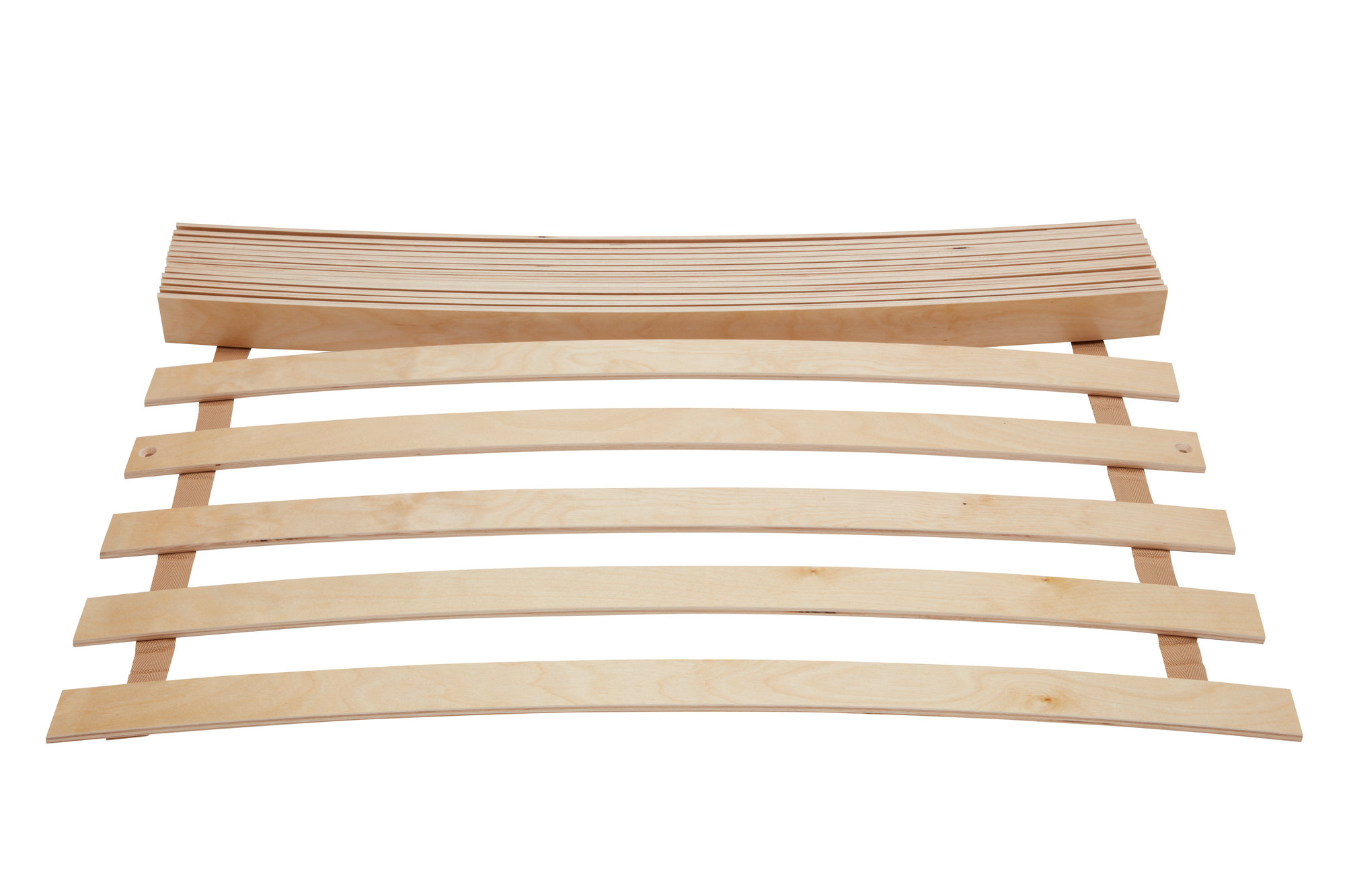 Lattenrost Rollbar für Stapelliege (190x80 cm) aus hellem Holz, zusammengerollt und ausgebreitet.