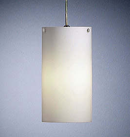HLWS 04 Pendelleuchte von Tecnolumen: Moderne Hängelampe mit rechteckigem, weißem Lampenschirm für stilvolle Beleuchtung.