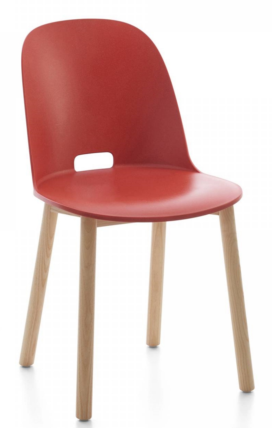 Alfi Chair Stuhl in Emeco-Rot mit hoher Rückenlehne und hellen Holzbeinen. Moderner Esszimmerstuhl.