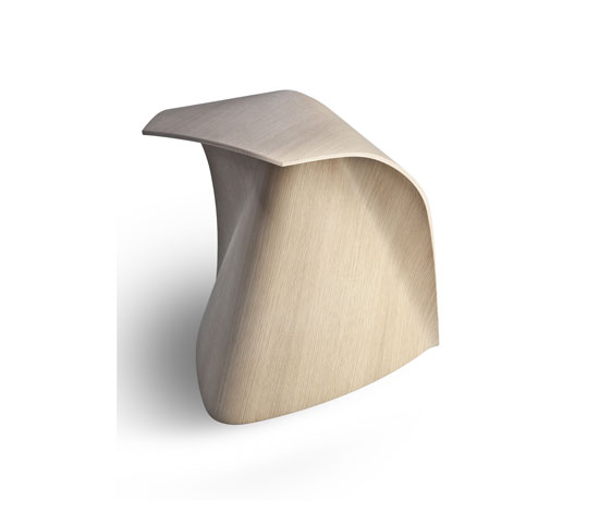 Heller Holz Hocker AP von La Palma, moderner Designer Hocker für Wohnräume.
