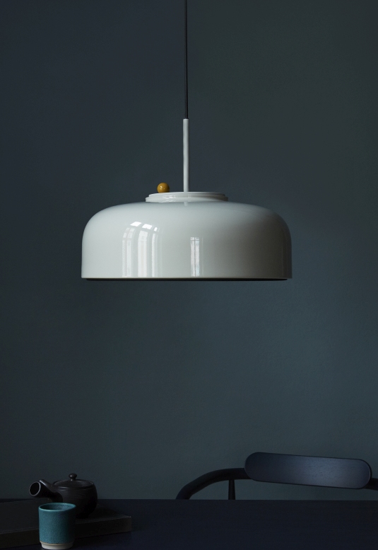 Weiße Podgy Pendelleuchte von Please Wait to be Seated mit Dimmer, modernes Design.