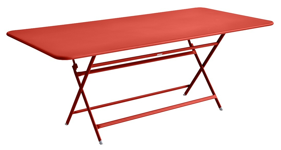 Roter Caractere Klapptisch von Fermob für den Garten oder Balkon. Eckiger Outdoor Tisch.