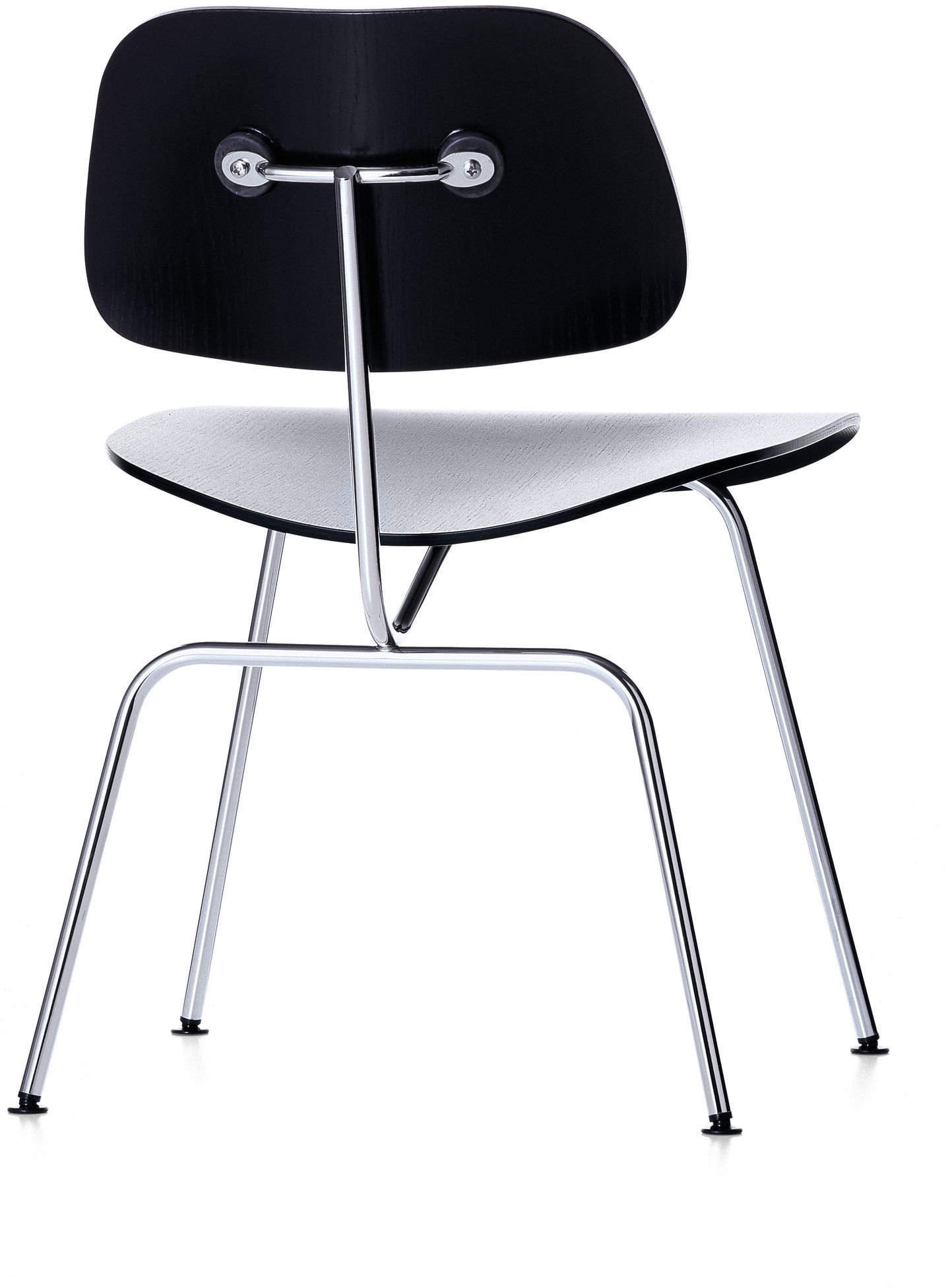 Rückansicht des Vitra Plywood Stuhls DCM mit schwarzer Rückenlehne und verchromtem Stahlgestell.