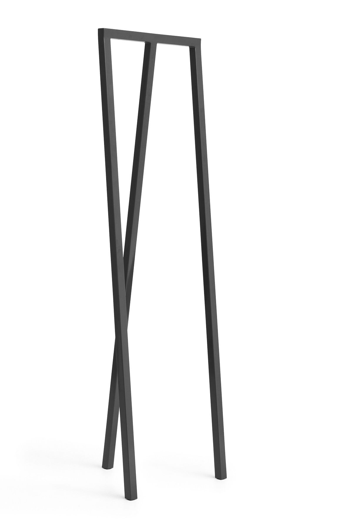Schwarze Loop Stand Garderobe von Hay, minimalistische Kleiderstange für Flur und Schlafzimmer.