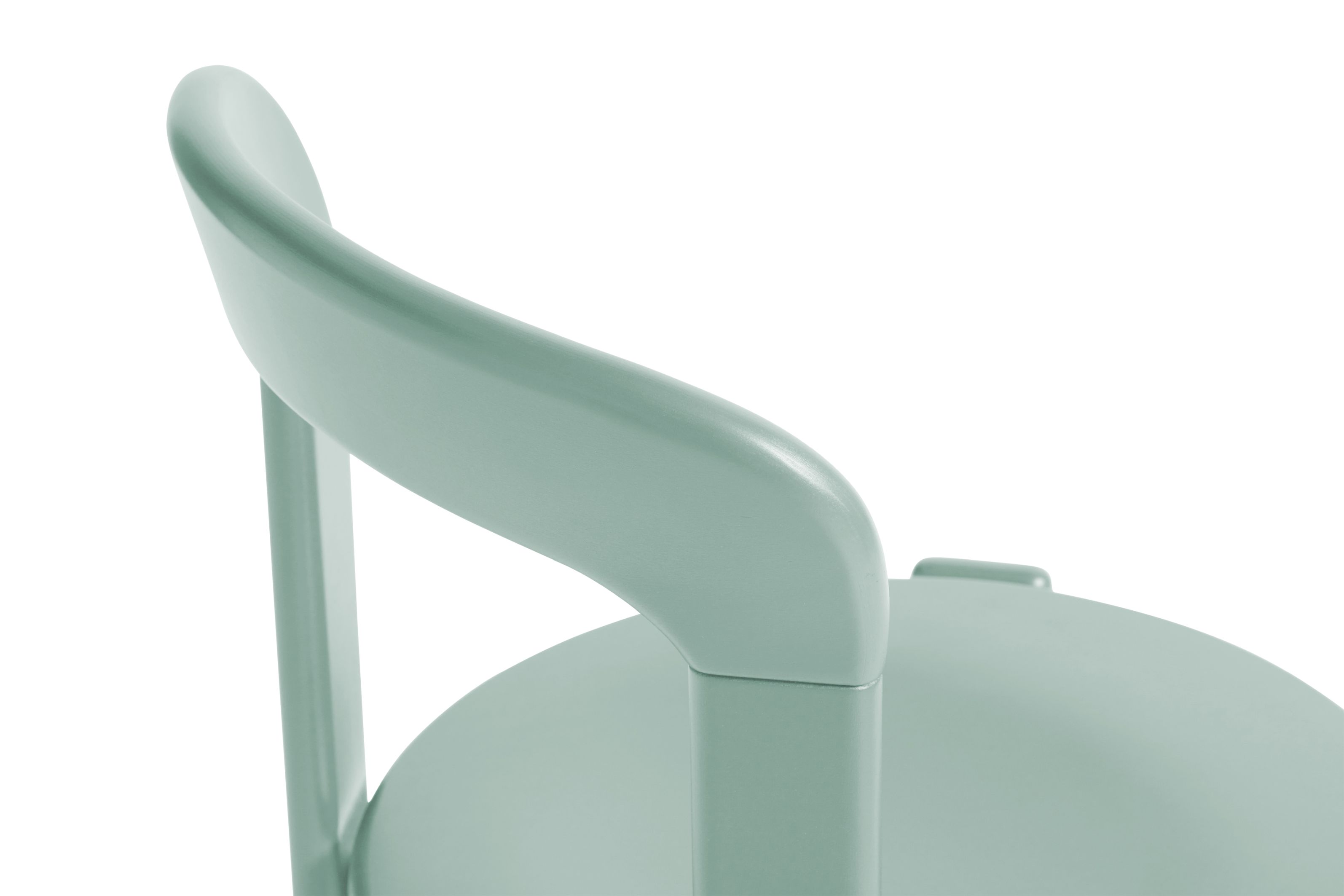 Detailaufnahme des Rey Chair Stuhls von Hay in Herbstgrün, zeigt Rückenlehne und Sitzfläche.