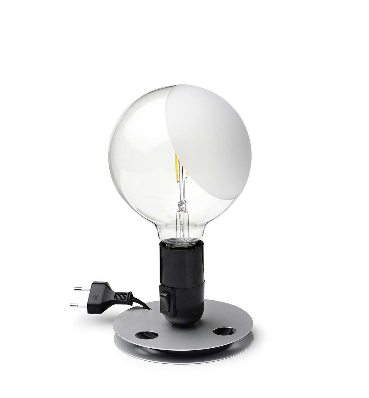 Lampadina Tischleuchte von Flos: Designleuchte mit Glühbirne und Reflektor für stimmungsvolle Beleuchtung.