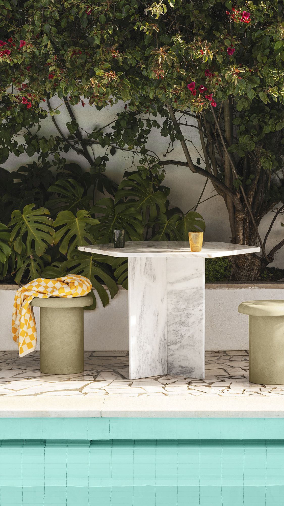 Alder Stool Hocker Indoor / Outdoor Mater