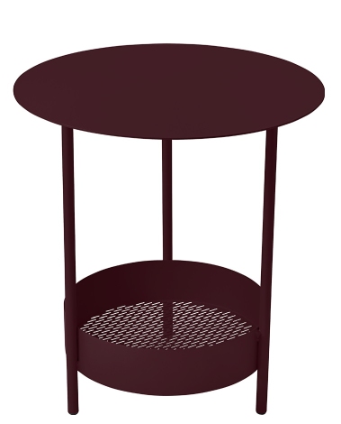 Burgunderroter Fermob Salsa Beistelltisch für den Garten mit runder Tischplatte und Ablagekorb.