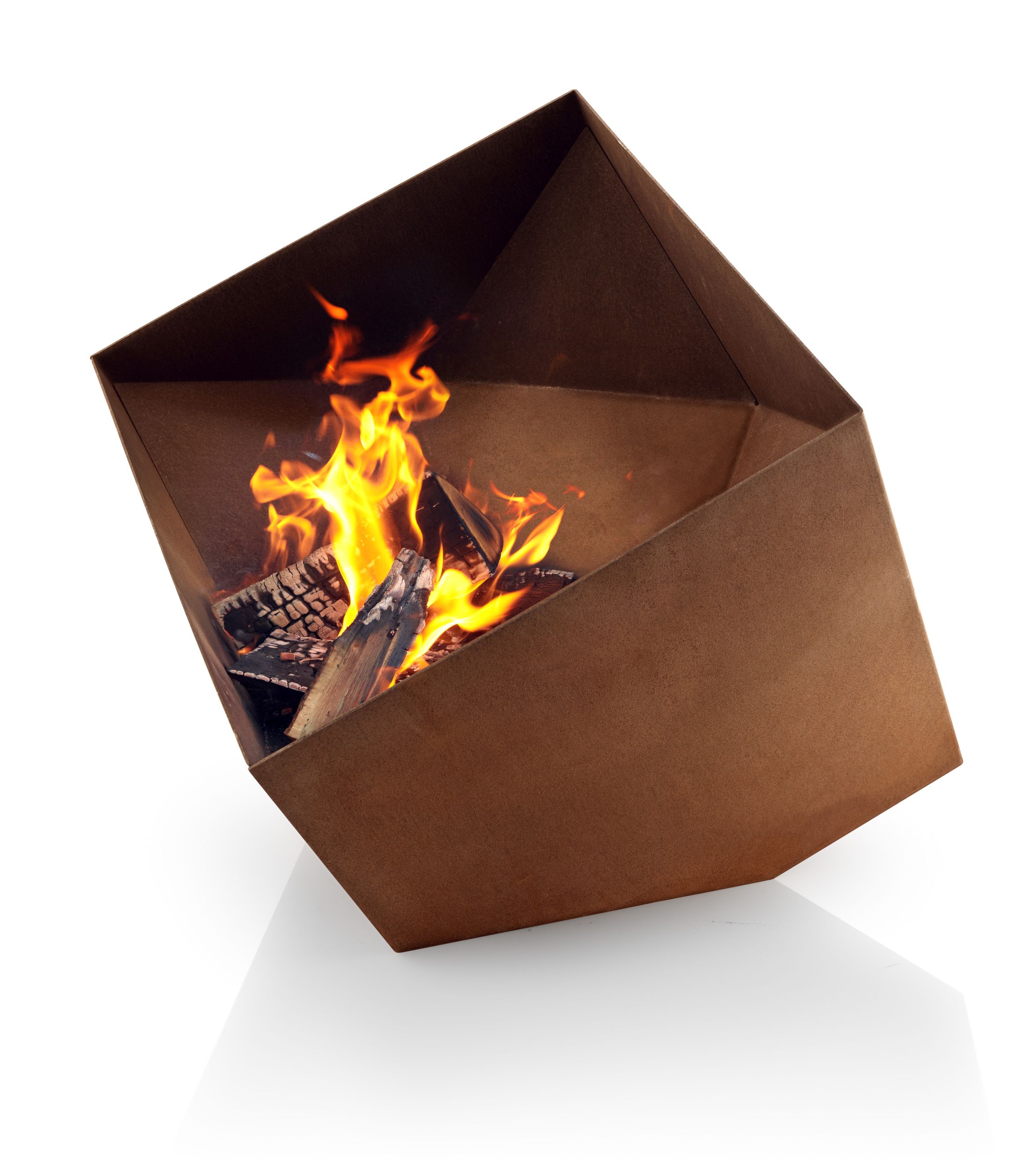 FireCube Feuerschale: Moderne Gartengrill-Feuerstelle mit brennendem Holz für gemütliche Abende.