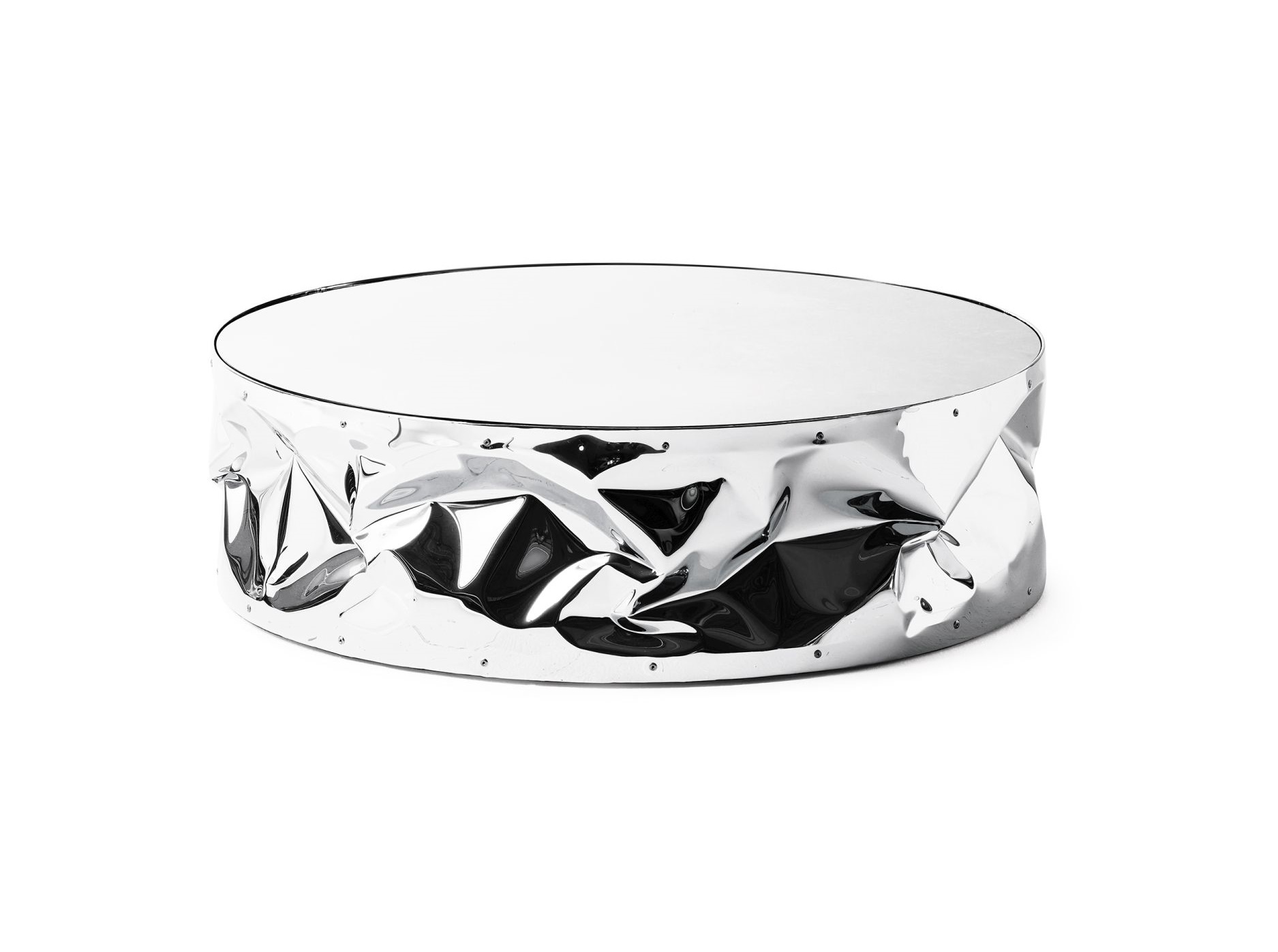 Tab.ulone Couchtisch von Opinion Ciatti: Runder, silberner Design Couchtisch mit ungewöhnlicher, zerknitterter Oberfläche.