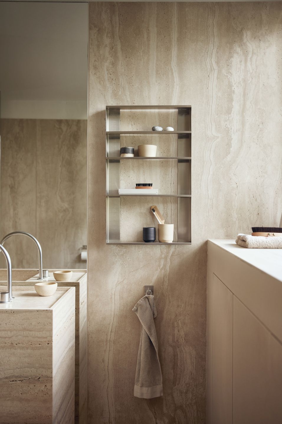 Taper Wandregal groß Form & Refine