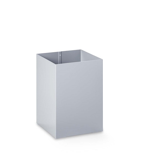 Silberfarbener, quadratischer Papierkorb von Cascando, ideal für Büro und Arbeitszimmer.