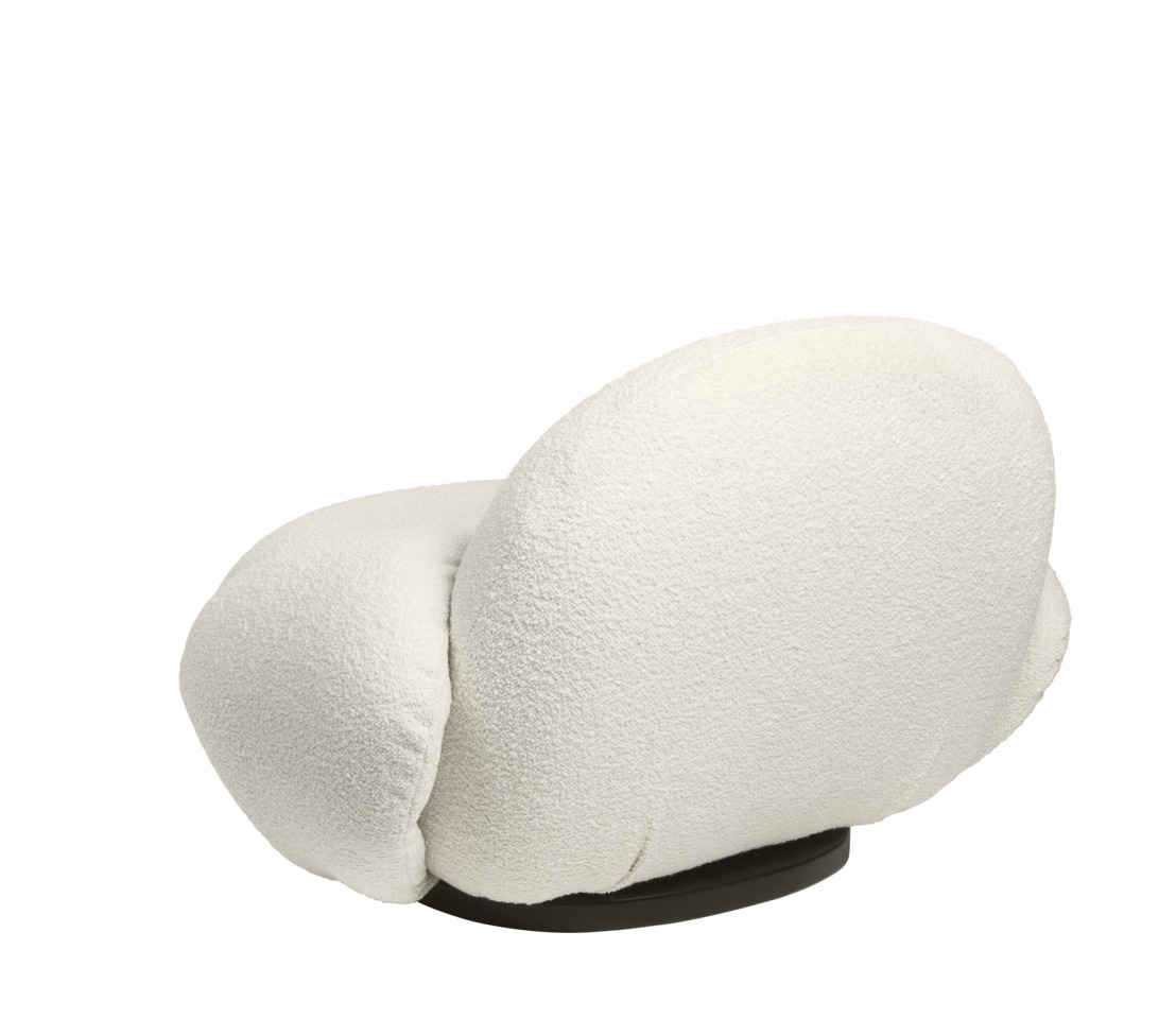 Pacha Lounge Chair Sessel mit Armlehnen, Bezug Dedar Karakorum, schwarzer Drehfuß.