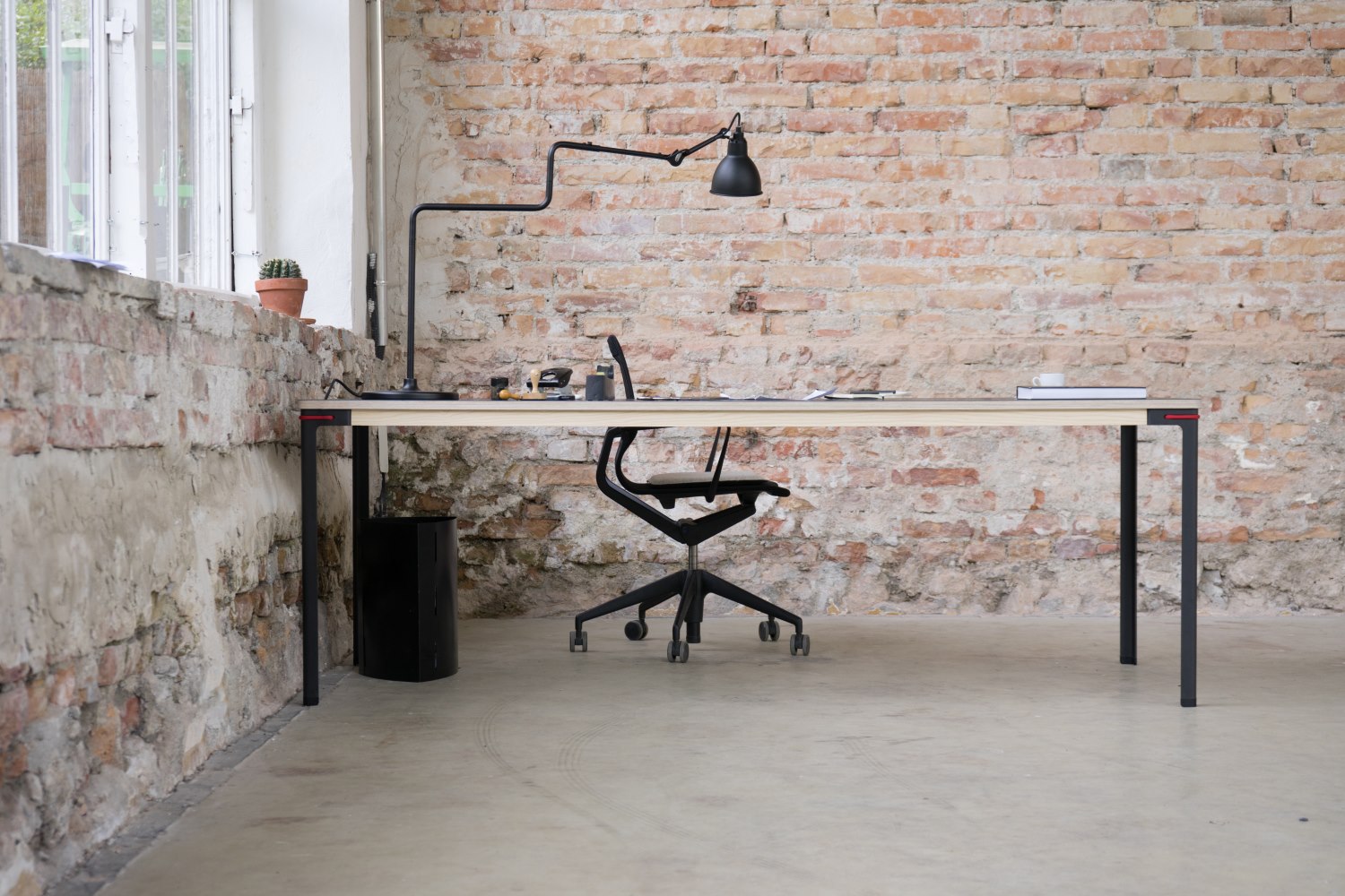 Seiltänzer Tisch Nils Holger Moormann