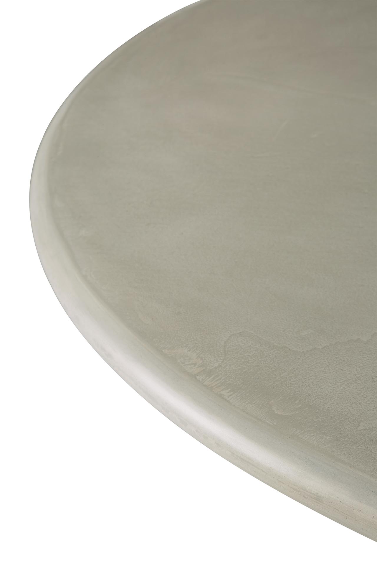 Detailaufnahme der Tischplatte des Roller Esstischs von Ethnicraft, Outdoor-Möbel aus robustem Material.