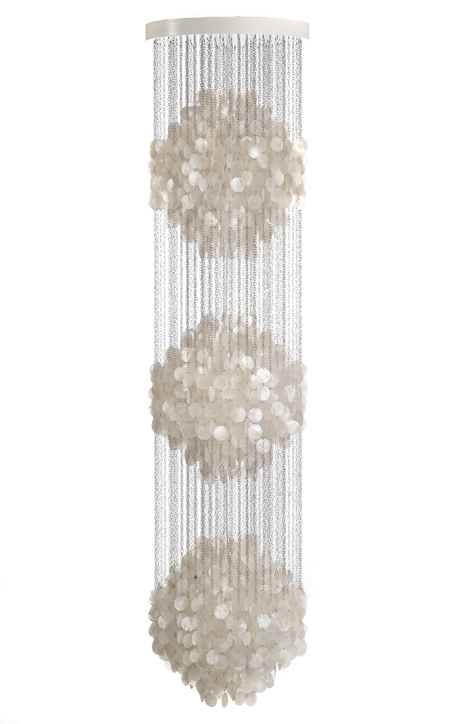 Verpan Pendelleuchte mit drei Schirmen aus Muschelscheiben und silbernen Ketten. Design Lampe.