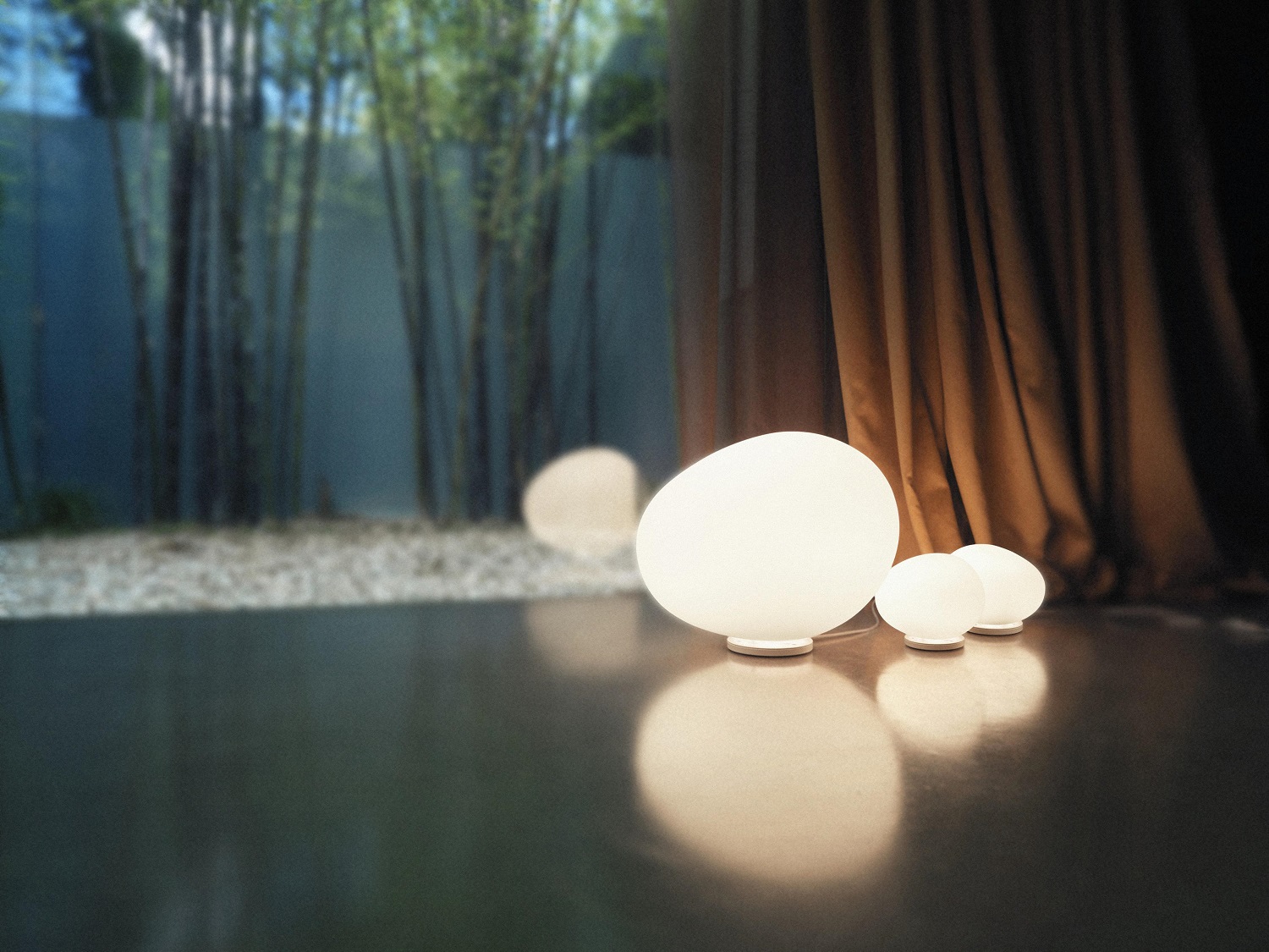 Gregg Outdoor Leuchte von Foscarini, Bodenleuchte in Ei-Form, modernes Design für Garten und Terrasse.