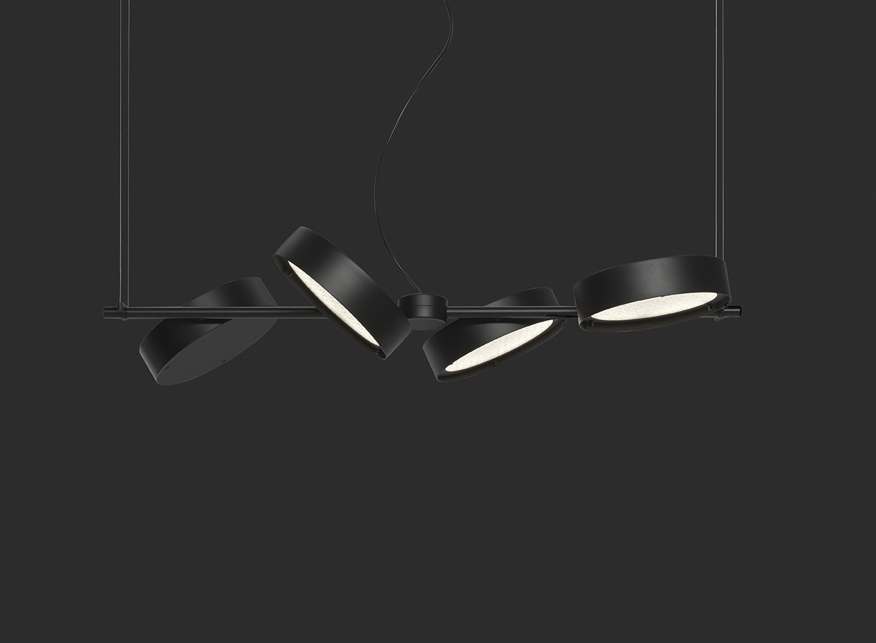 Schwarze Berlin Hängeleuchte von Oluce mit vier runden, verstellbaren LED-Leuchten. Moderne Pendelleuchte.