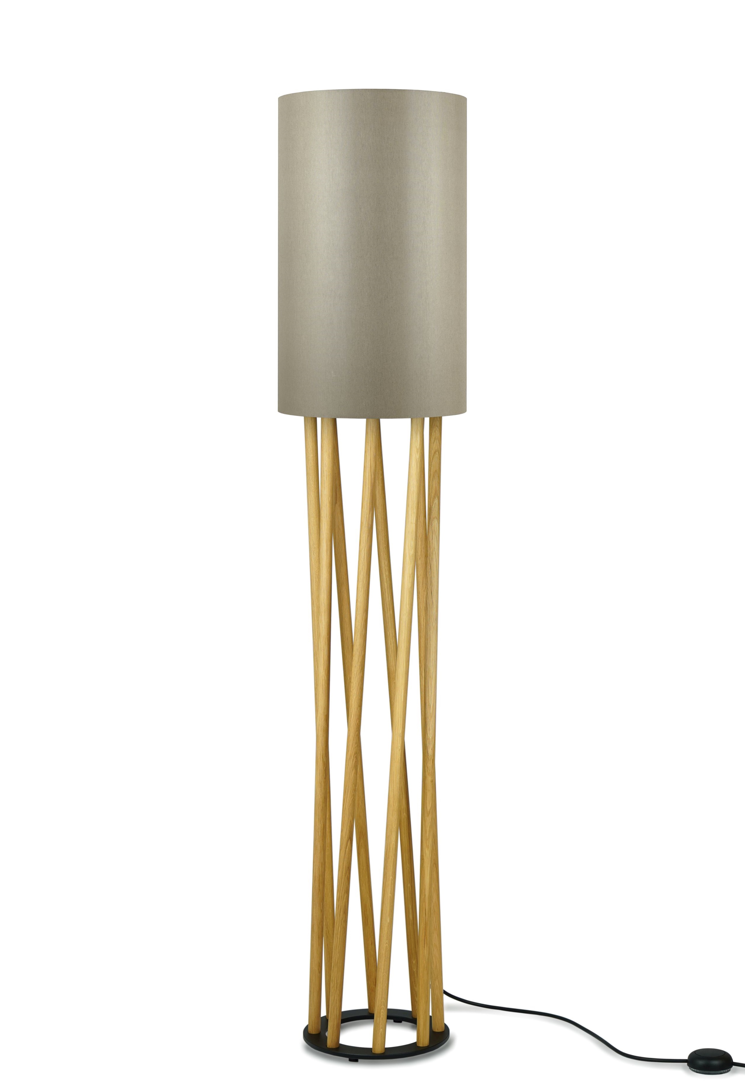 Linn High Oblique Stehleuchte Eiche Natur/ bronzegrau Maigrau