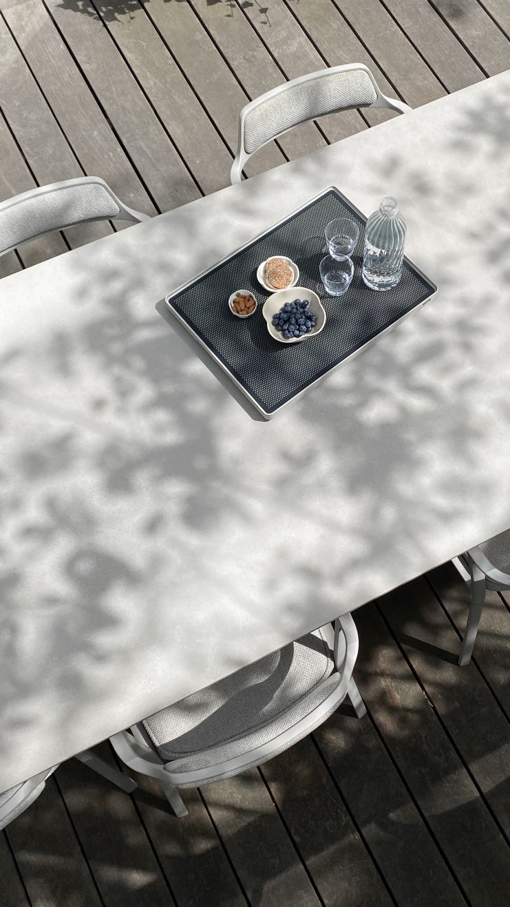 Outdoor Open-Air Tray Tisch Vipp