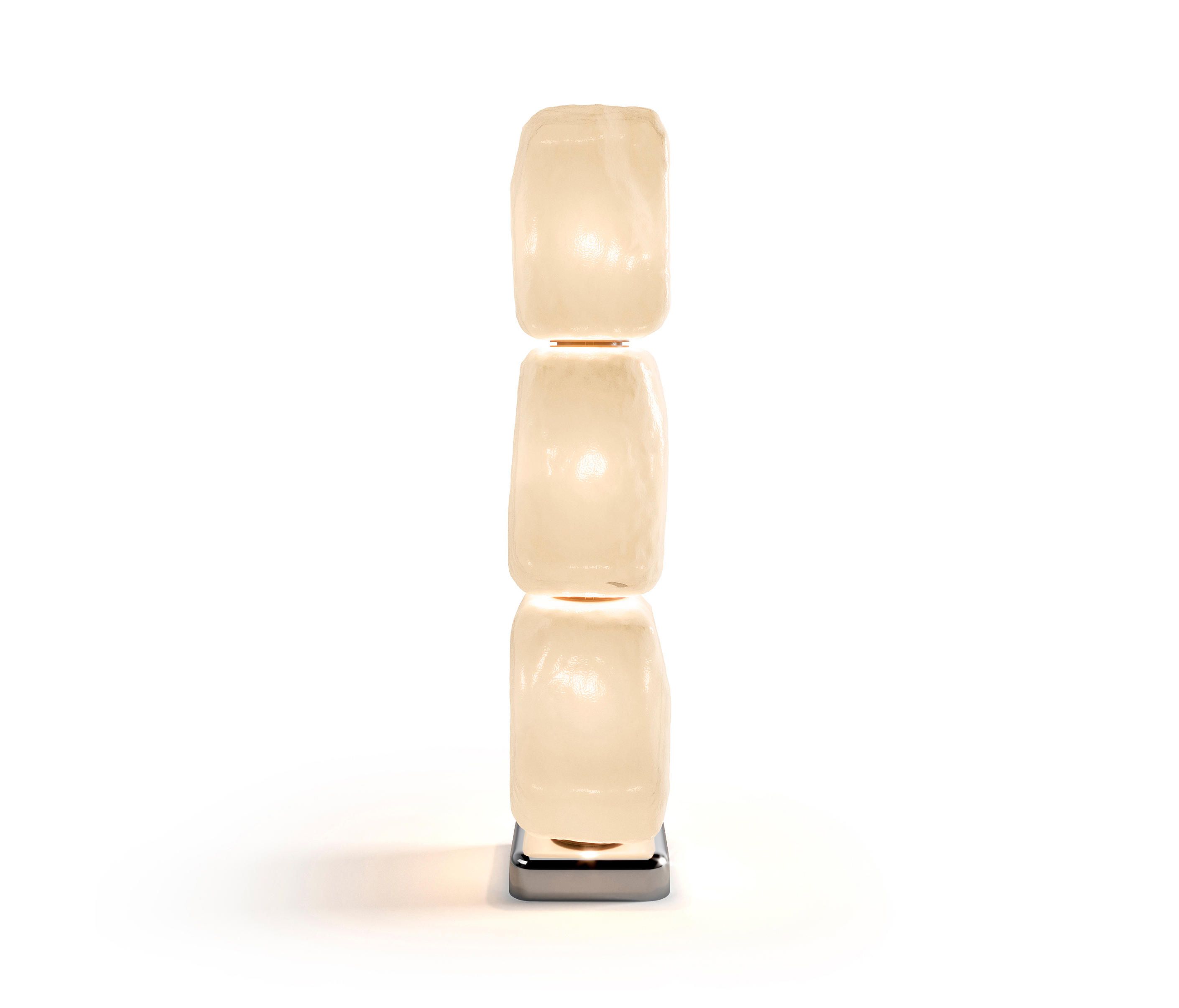 Wax, Stone, Light - Floor IV Stehleuchte von Cassina mit drei übereinander gestapelten, leuchtenden Elementen.