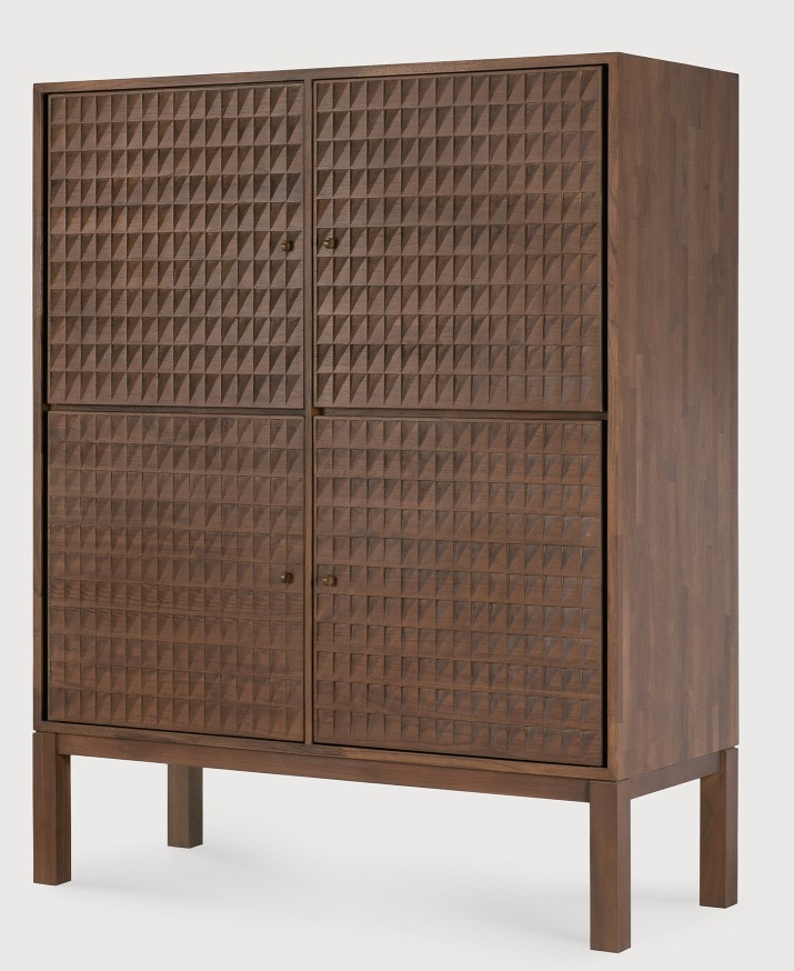 Sono Cupboard Anrichte von Ethnicraft: Schrank aus massivem Teakholz mit geometrischem Muster auf den Türen.